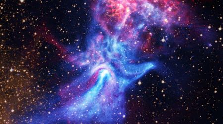 Astronomers combine X-ray and radio data to unveil a magnificent hand-shaped nebula