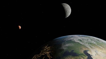 Beautiful crescent Moon shines bright next to Mars in the evening sky on August 25. Here's how to watch it.