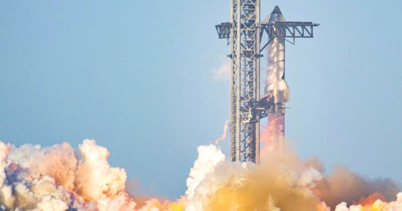SpaceX's Starship deploys eight dummy satellites in latest launch, splashes down in the Indian Ocean