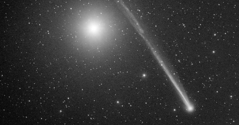  Solar wind is causing 'major disturbance' to comet SWAN (C/2025 R2) gliding through space