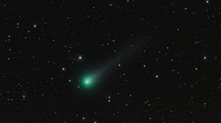 Will Comet C/2025 A6 (Lemmon) be bright enough to see with the naked eye on October 21?
