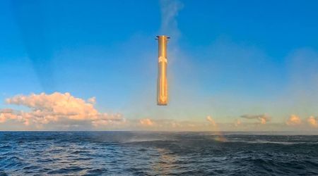 Watch SpaceX's Super Heavy Booster make 'picture perfect' dive after stunning mid-air hover over the Gulf