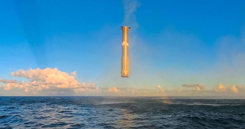 Watch SpaceX's Super Heavy Booster make 'picture perfect' dive after stunning mid-air hover over the Gulf