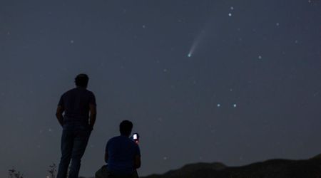 Comet C/2025 R2 (SWAN) can still be spotted from the Earth—viewing tips and its likely coordinates