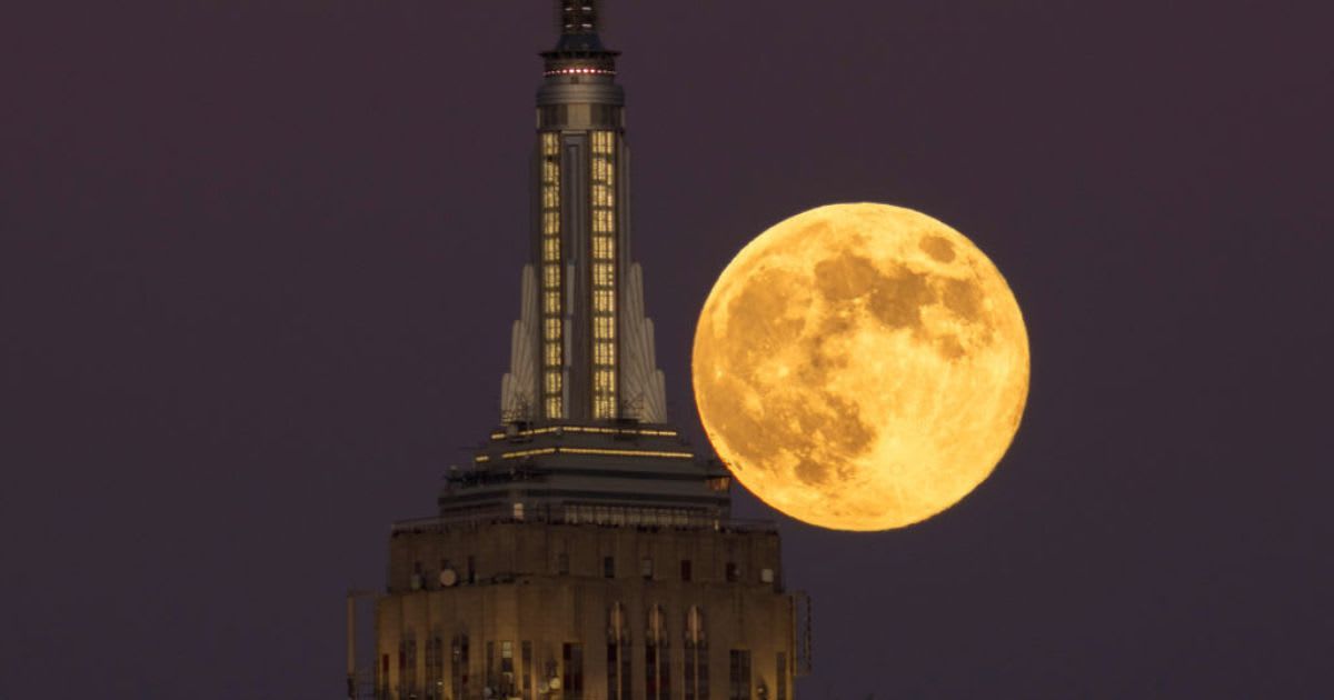 The full Beaver Supermoon rises behind the Empire State Building in New York City as the sun sets on November 15, 2024 (Representative Cover Image Source: Getty | Gary Hershorn)