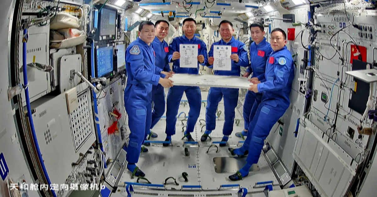 On November 4th, 2025, Beijing time, the Shenzhou-20 and Shenzhou-21 crew underwent a handover ceremony, with the two crews transferring the keys to the Chinese space station(Cover Image Source: Weibo | Manned Spaceflight Speaker)
