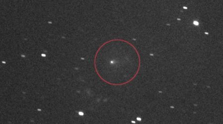 3I/ATLAS's anti-tail pointing toward the Sun may be created by a swarm of objects, says Harvard astronomer