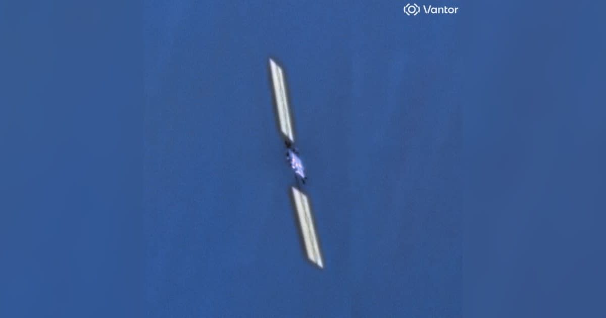 Vantor’s WorldView-3 satellite captured this image of Starlink satellite 35956 on December 18, 2025. (Cover Image Source: Starlink satellite ©2025 Vantor)