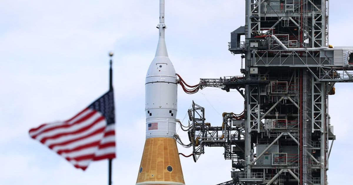 NASA's Artemis Rocket and Orion Spacecraft Rolled Out to Launchpad (Cover Image Source: Getty Images | Photo by Joe Raedle)
