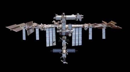 NASA and Vast sign an order to give the company the sixth private astronaut mission to the ISS