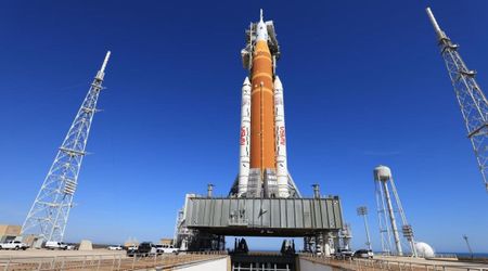 NASA postpones Artemis II SLS rocket rollback, citing bad weather