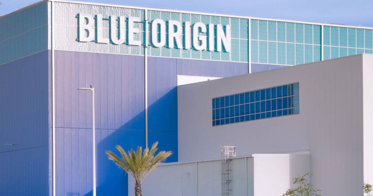 Blue Origin launch vehicle production facility, founded by Jeff Bezos, is located near the entrance to the Kennedy Space Center Visitor Complex. (Cover Image Source: Getty Images/Thomas_Kelley)