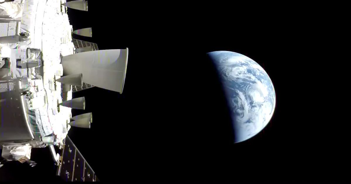 View from the Orion spacecraft window as Earth grows progressively larger during the crew’s approach to reentry. (Cover image source: NASA / YouTube)