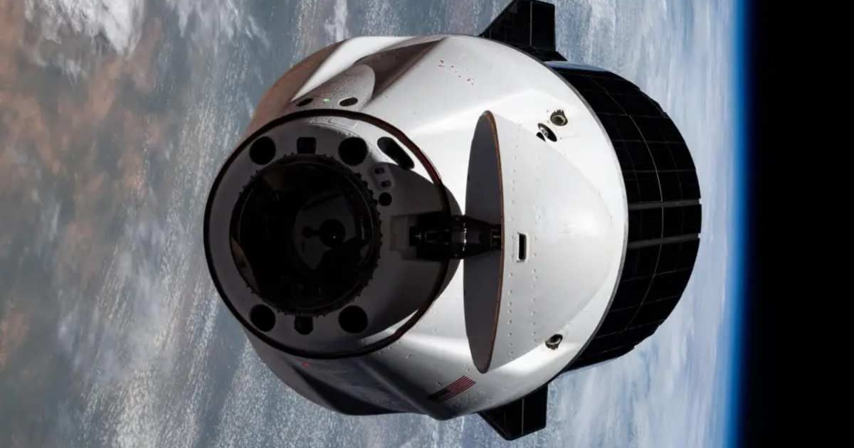 A SpaceX Dragon cargo spacecraft with its nosecone open and carrying over 5,000 pounds of science, supplies, and hardware as NASA’s SpaceX CRS-33 mission approaches the ISS. (Representative Cover Image Source: NASA)