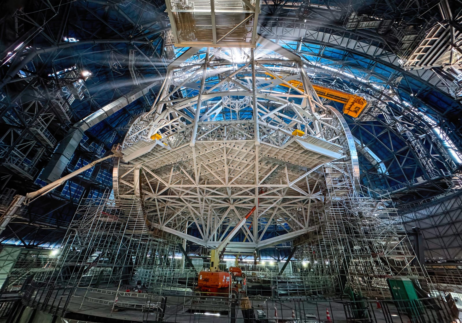 This photo shows the heart of ESO's Extremely Large Telescope (ELT).