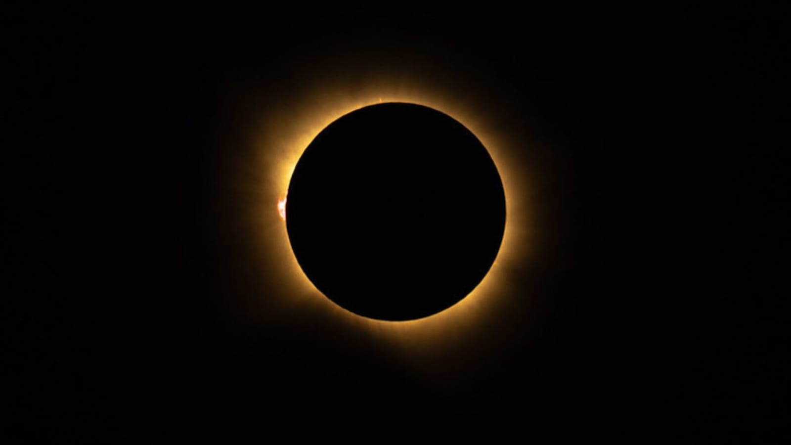 A total solar eclipse photographed from San Millán de los Caballeros, Spain, August 12, 2026.