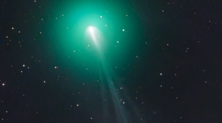 Rare images show comet 220P/McNaught brightening by more than 600 times