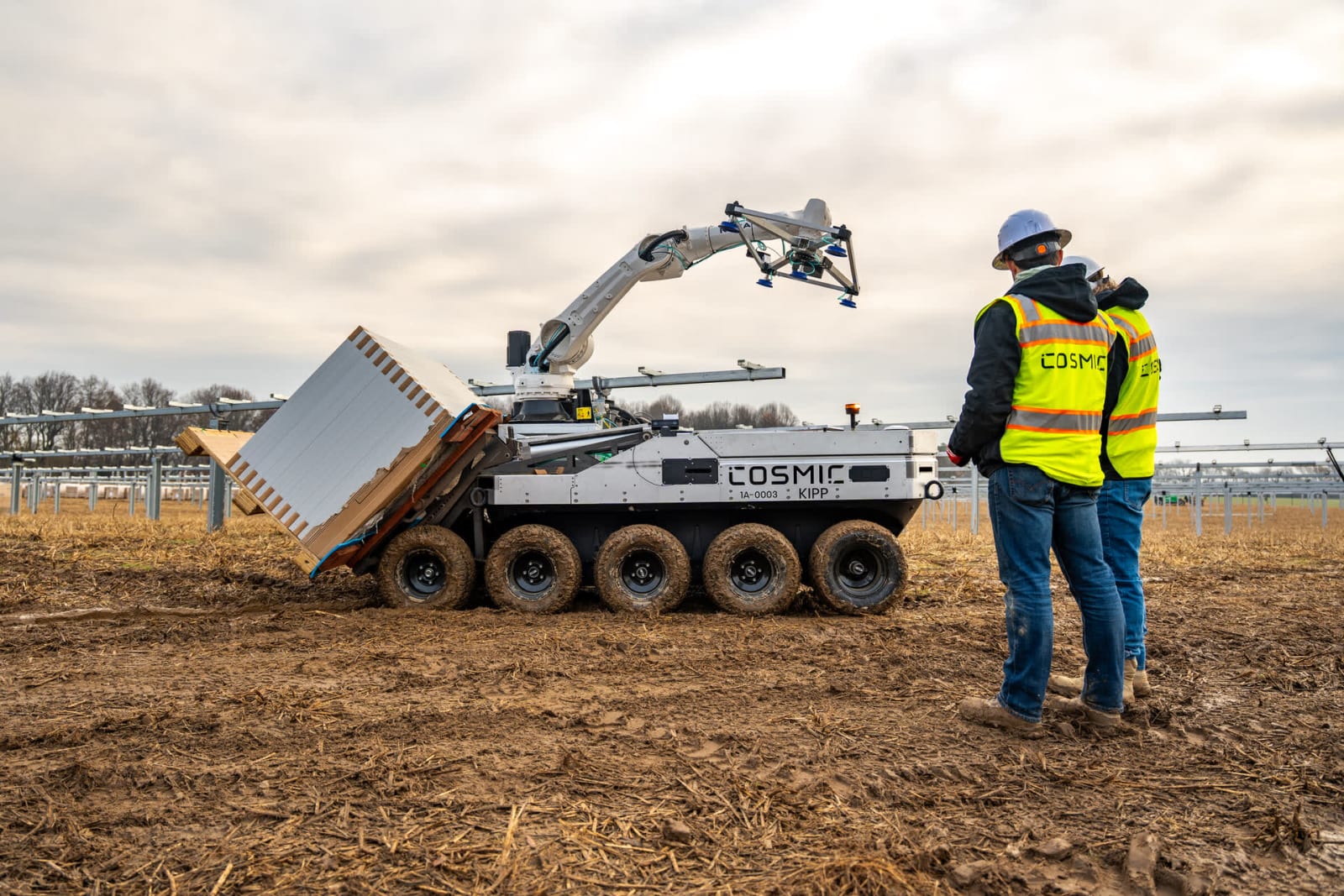 Cosmic Robotics' Cosmic-1 building a terrestrial solar farm. (Image Source: Cosmic Robotics)