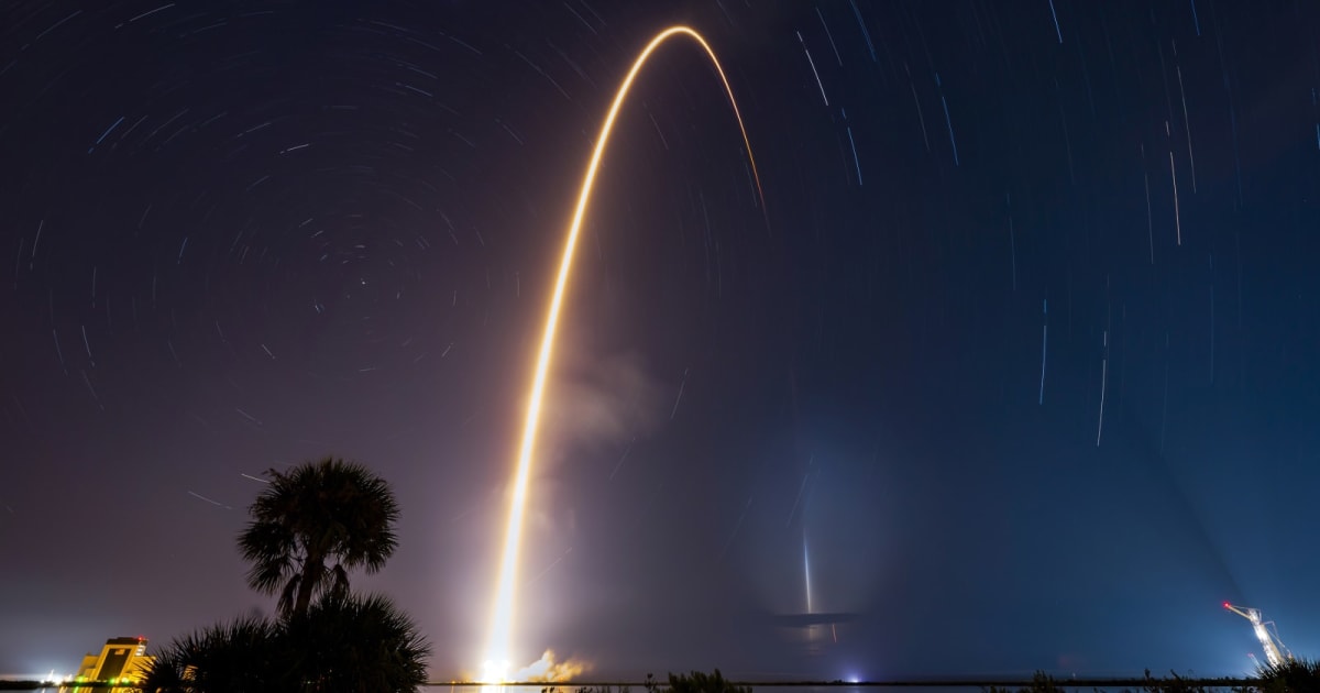 Image of Falcon 9 as it lifts off with 29 Starlink satellites from Florida (Cover Image Source: SpaceX/X)