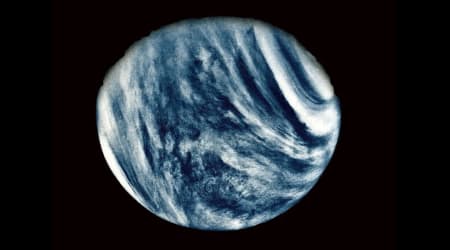 What's making Venus' clouds dark in UV light? Scientists may have a clue to nearly 100-year-old mystery