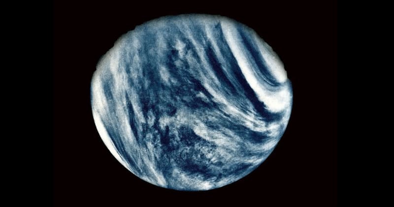 What's making Venus' clouds dark in UV light? Scientists may have a clue to nearly 100-year-old mystery