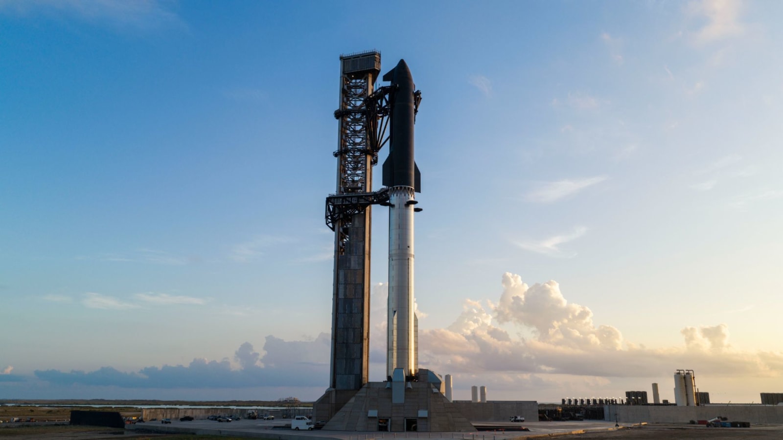 SpaceX's Starship rocket at the launch pad in Starbase, Texas ahead of flight 14.