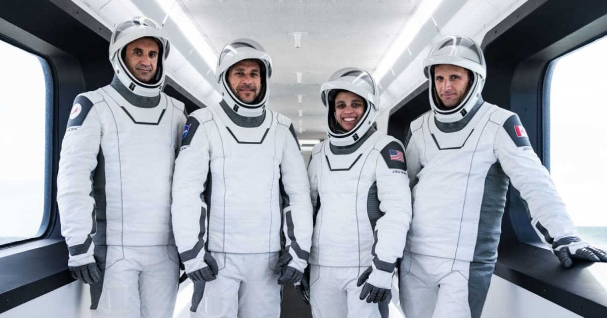 Sergey Teteryatnikov, Luke Delaney, Jessica Watkins and Joshua Kutryk (from left to right) during dress rehearsal at SpaceX headquarters in Hawthorne, California. — (Cover Image Source: SpaceX)