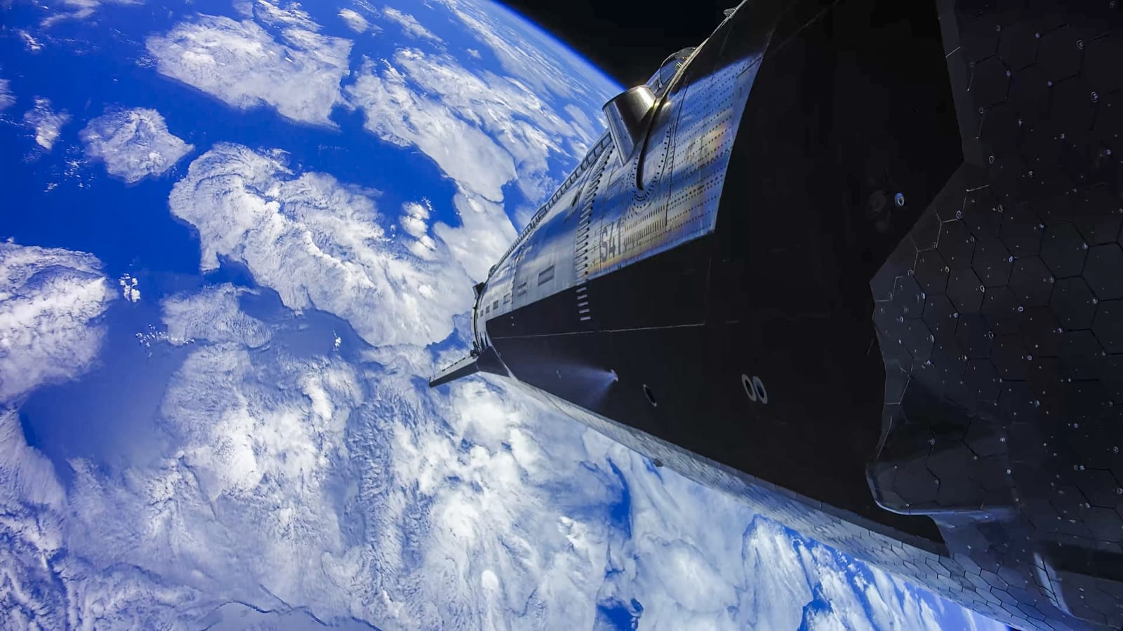 Onboard cameras views from Ship 41 as it ascended to orbit on its 14th test flight, September 28, 2026.